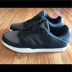 Adidas Tribute ADV shoe